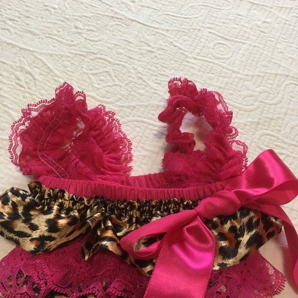 12-18m (6/$20) Summery Romper Thing - Picture 5 of 9